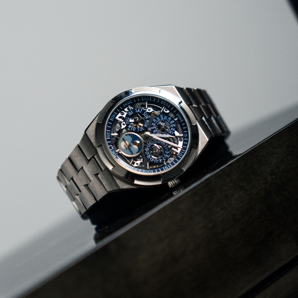 Luxury timepiece